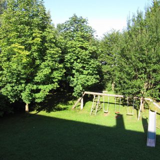 Spielplatz auf dem Grundstück