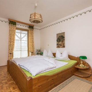 Schlafzimmer der Ferienwohnung Katze