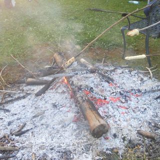 Stockbrot am Lagerfeuer